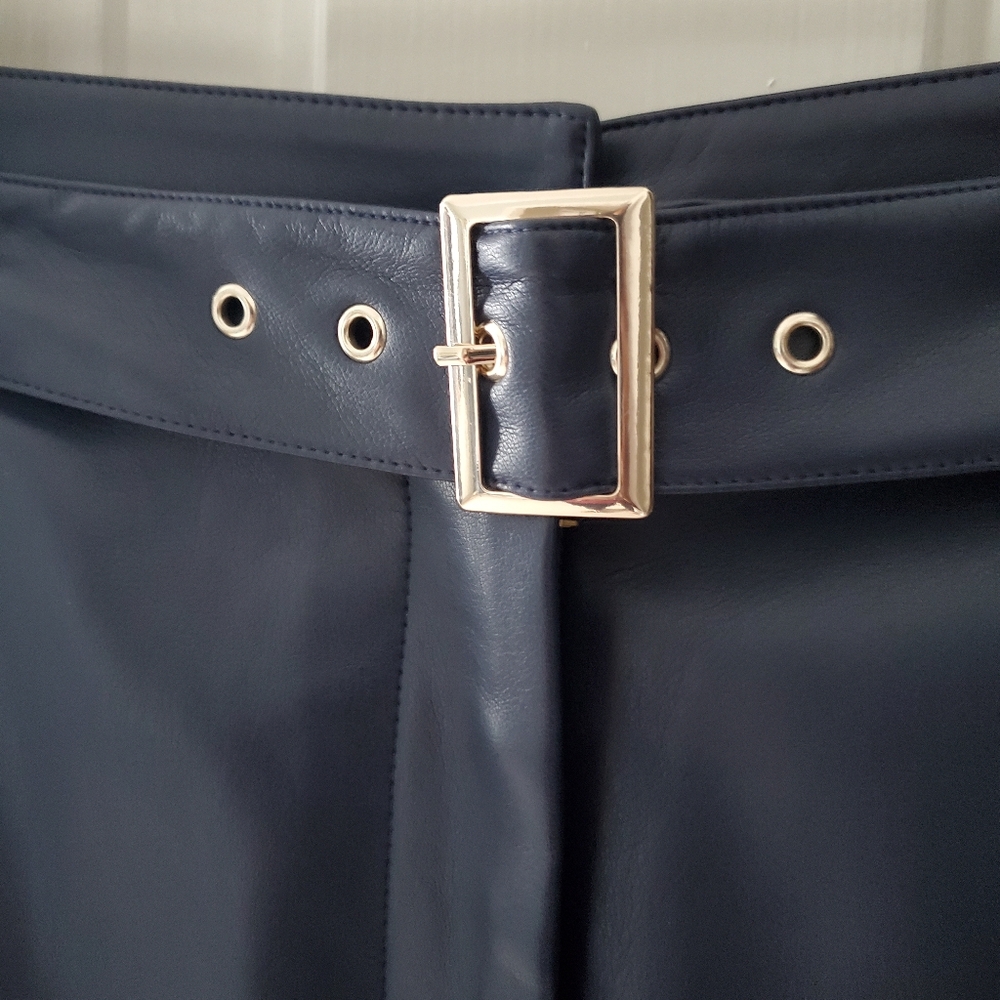 🌟 Elie Tahari Kris Belted Faux Leather Skirt, Peacoat Blue (4) - Picture 9 of 16